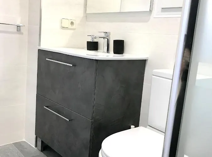 Comfortable House In With Pool *