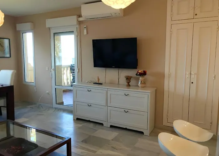 Comfortable House In With Pool *