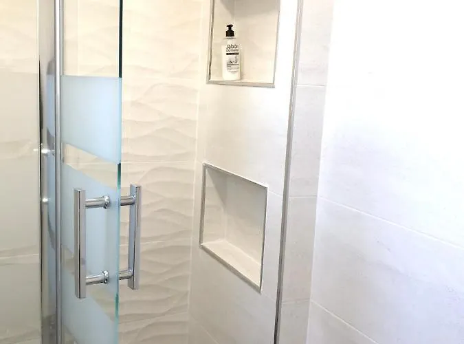 Comfortable House In With Pool *