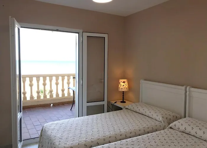 Comfortable House In With Pool *